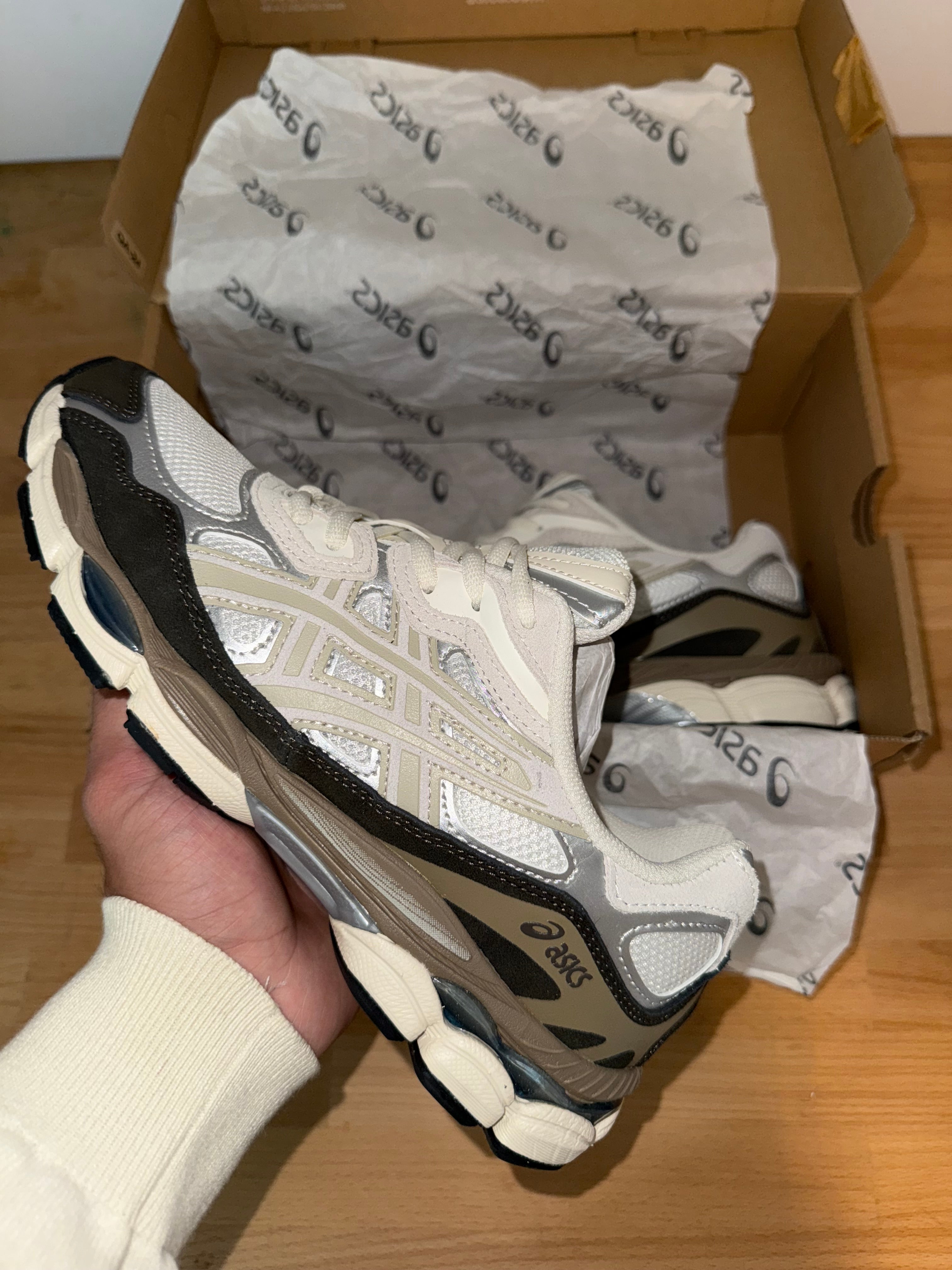 Asics gel nyc Cream/brown